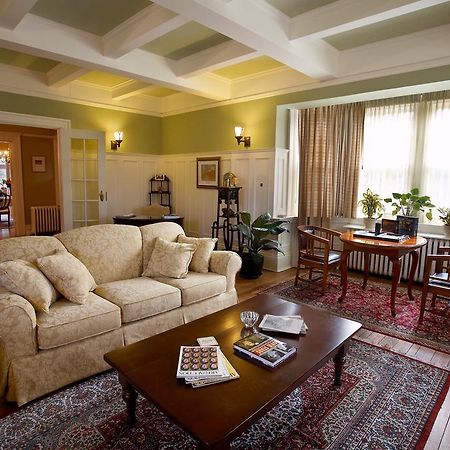 Springbank House Inn Saint Catharines Экстерьер фото