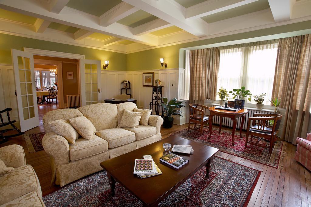 Springbank House Inn Saint Catharines Экстерьер фото